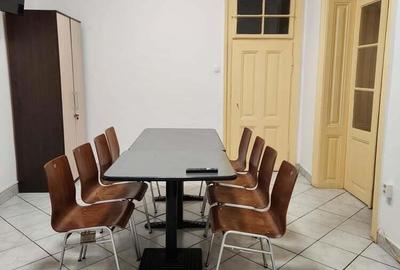 Casă cu 6 camere în Central - 2