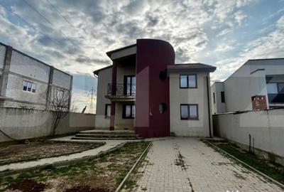 Casă cu 5 camere cu Teren 438 Mp în Central - 3