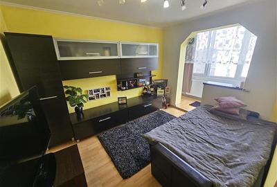 Apartament cu 2 camere decomandat, mobilat în Micro I - 3