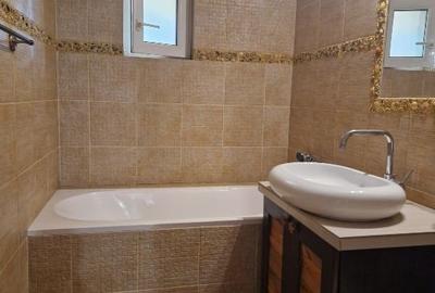 Apartament spatios cu centrala proprie - 3