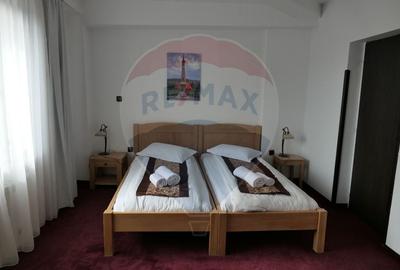 Hotel/Pensiune, de 340 mp, în Central - 8