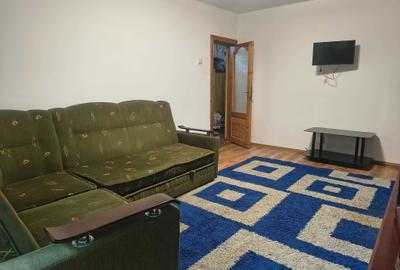 Apartament cu 2 camere decomandat în Nicolina