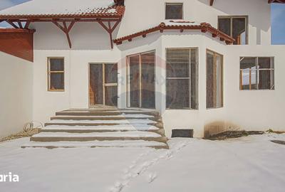Casă cu 6 camere cu Teren 847 Mp în Hălchiu - 5
