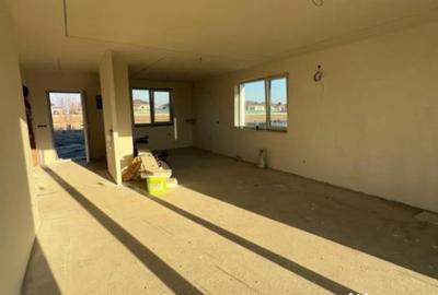 Casă cu 4 camere cu Teren 400 Mp în Săsar