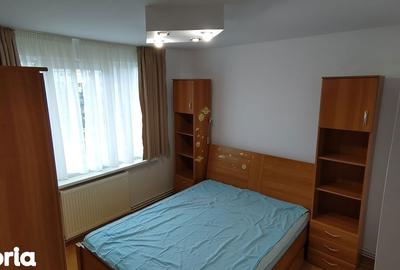 Apartament cu 2 camere decomandat în Tractorul - 11