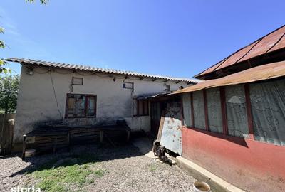 Casă cu 6 camere cu Teren 3000 Mp în Cârcea