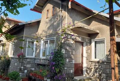 Casă cu 4 camere în Băicoi - 3