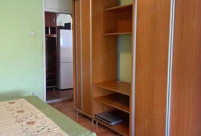 Vand apartament , 2 camere , decomandat , etaj 3 , stadion - 8