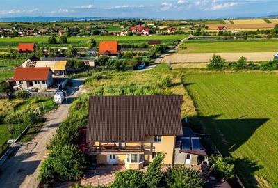 Vila luminoasa, gradina proprie, priveliste panoramica spre munti, Harman, Braso - 2