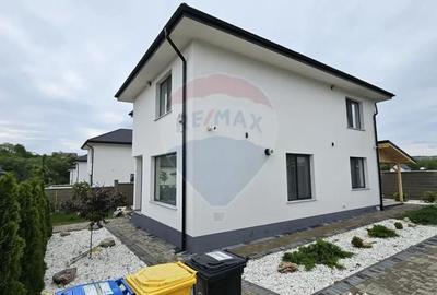 Casă cu 5 camere cu Teren 429 Mp în Lisaura - 12