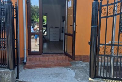 Spațiu comercial, de 35 mp, în Central - 2