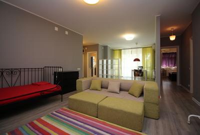 Titan, 1 Decembrie 1918, bloc 2007, 2 camere 70 mp, parcare, mobilat