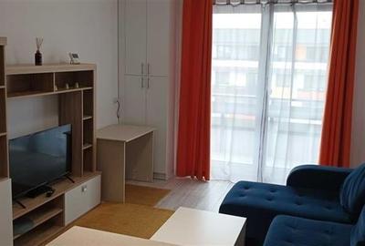 Apartament cu 2 camere decomandat în Tractorul