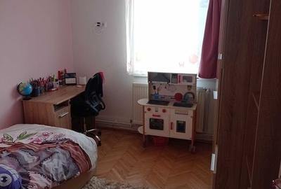 Apartament 3 camere semidecomandat in cartierul Manastur