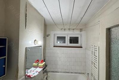 Apartament cu 3 camere decomandat în Ciric