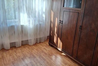 Inchiriere ap 3 cam decomandate,semimobilat, centrala proprie Rovine, piata Dezrobirii - 4