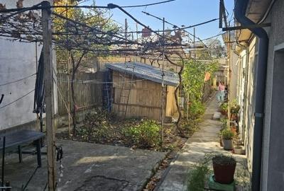 De vanzare 2 corpuri separate de casa 205mp si teren curte 390mp - 11