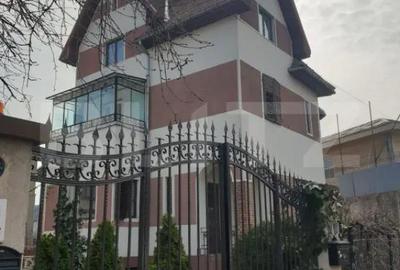 Casă cu 7 camere cu Teren 370 Mp în Democrației - 18