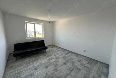 Casă cu 3 camere cu Teren 230 Mp în Clinceni