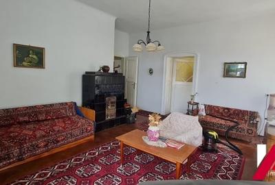 Vand apartament la casa,3 camere, zona Sub Arini, 2 in curte - 3