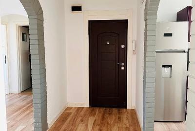 Apartament cu 4 camere decomandat în Dorobanților