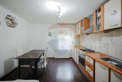 De vanzare apartament cu 1 camera si spatiu comercial, in zona Decebal - 2