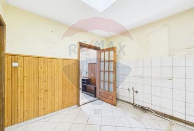 Casă cu 4 camere cu Teren 227 Mp în Ferentari - 9