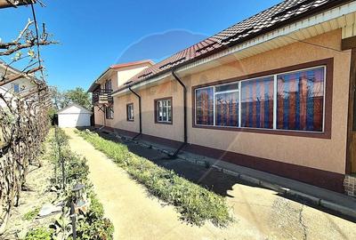 Casa / Vila de vanzare in Serbanesti