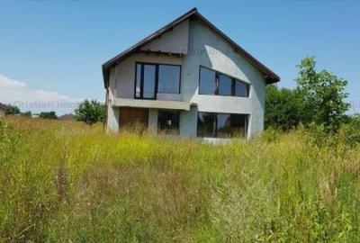 Casă cu 5 camere cu Canalizare în Cazasu - 2