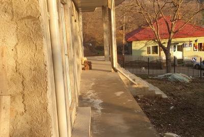 Casă cu 4 camere cu Teren 1300 Mp în Blăjani - 3