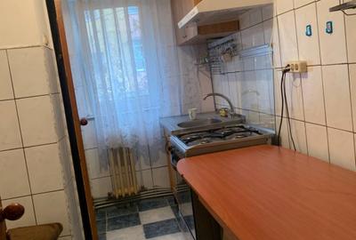 Apartament 3 camere de vanzare | Etaj 1 | Balcon | Geam la baie | Centrala | - 12