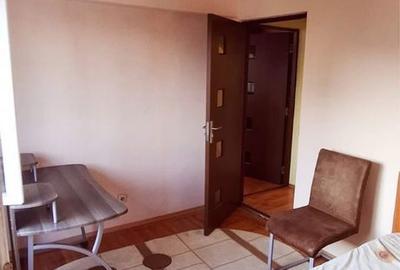 Apartament cu 3 camere semidecomandat în Central - 2