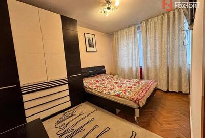 Apartament cu 3 camere semidecomandat, mobilat în Central
