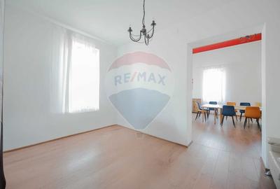 Spațiu comercial, de 235 mp, în Ultracentral - 8