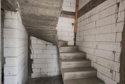 Casă cu 4 camere cu Teren 450 Mp în Malu Mare - 4