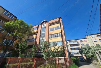 Inchiriere apartament 3 camere, Aleea Fantanii - zona centrala - 1