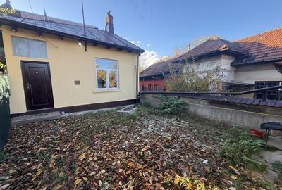 2 corpuri de Casă renovate + teren 125 mp Campina - 29