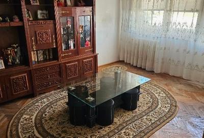 Apartament cu 3 camere decomandat, mobilat în Central
