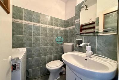 Apartament cu 3 camere de vanzare, parter inalt, in 7 Noiembrie - 7