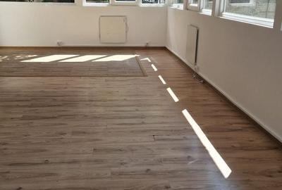 Casă cu 10 camere cu Teren 402 Mp în Tei - 9