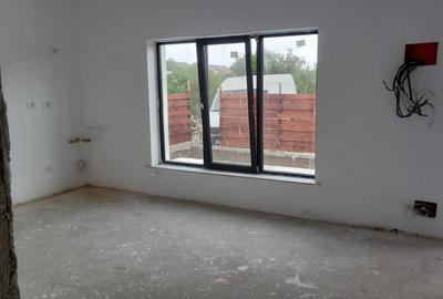 APARTAMENTE CU TERASA SI CURTE, 3 CAMERE - 8