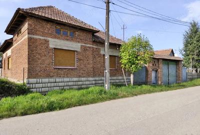 Casă cu 4 camere cu Teren 4122 Mp în Petid - 8