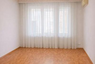 Apartament cu 3 camere semidecomandat în Dristor - 2