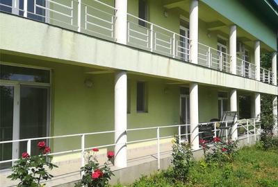 Casă cu 7 camere cu Teren 2061 Mp în Central - 1