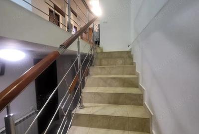 Apartament 5 camere,suprafata mare, curte, bloc 2006 - 4 nivele, Decebal, metrou - 1