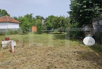 Casa de vanzare, 37 mp utili/nivel, teren 500 mp, zona Berc - 2