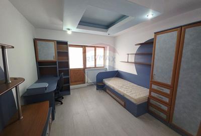 Apartament cu 2 camere decomandat în 1 Mai - 11