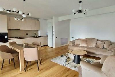 Apartament cu 3 camere decomandat, mobilat în Băneasa