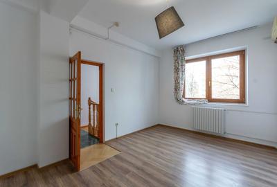 Casă individuală cu 16 camere cu Canalizare în Aviației - 30