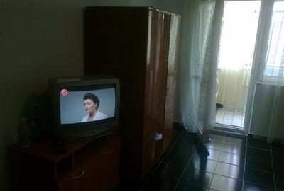 Proprietar, inchiriez garsoniera Vitan Mall, Vlaicu Voda 4/4 - 8